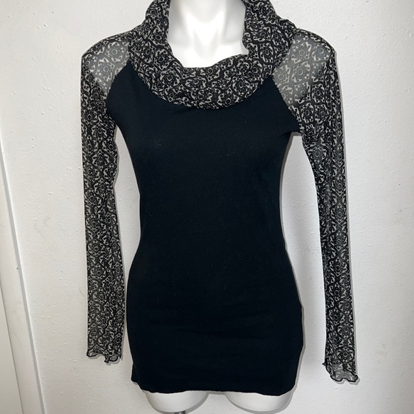 Laura H Hlvac Top - Picture 1 of 6